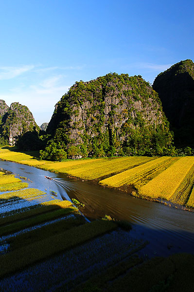 6. Set Departure Tours